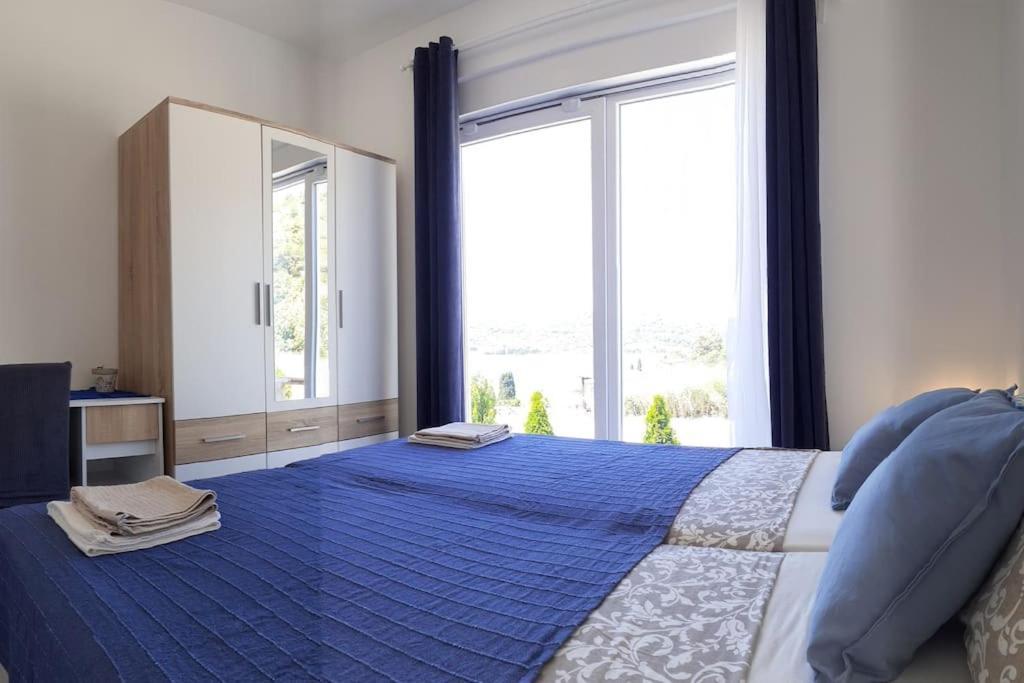 Vis - Luxury Holiday Villa With Swimming Pool מראה חיצוני תמונה